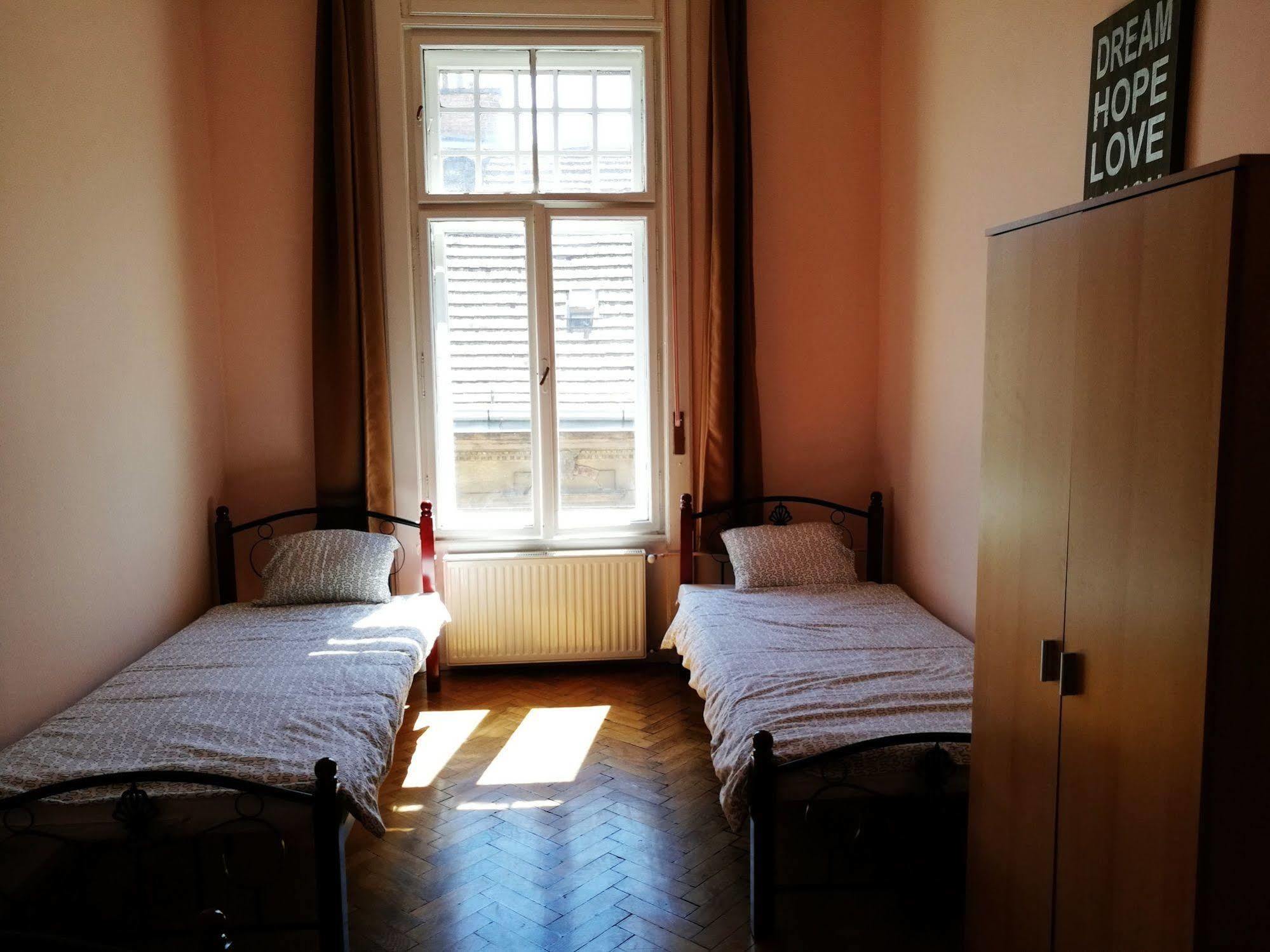 Treestyle Hostel Будапеща Екстериор снимка